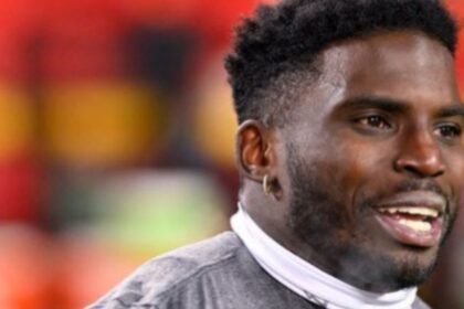 Dolphins' Tyreek Hill Adopts Barry Sanders' Mindset Amid Struggles to 'Mentally Lock-In' Due to Children, Downplays 80 TDs