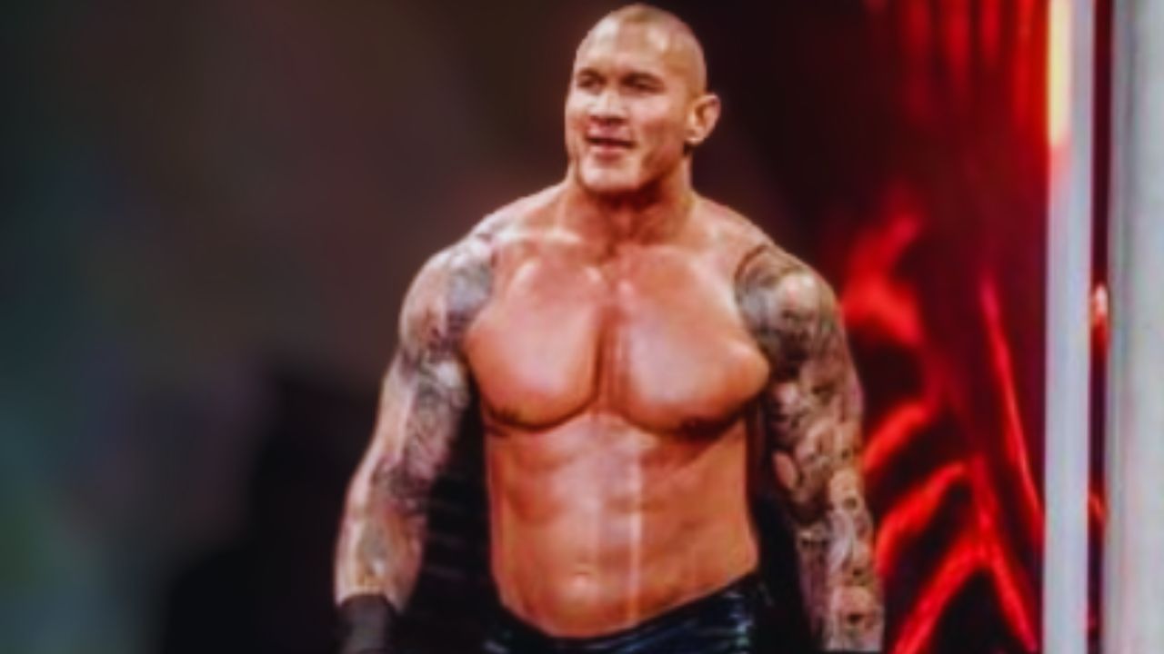 Randy Orton's Unexpected Rescue: WWE Star Saves Fan's Phone at Vienna Event