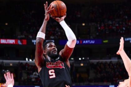 Performance Excuses in NBA: DeAndre Ayton's 'Excuses' for Season Struggles Mocked by NBA Veteran, Becomes a Laughing Stock
