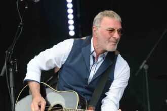 Music World Mourns: Cockney Rebel's Steve Harley, Voice of 'Make Me Smile,' Succumbs at 73