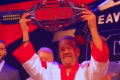 Roberto Duran Unveils Polarizing Undisputed Championship Belt
